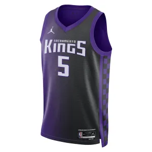 Jordan Muški Dres Sacramento Kings De Aaron Fox Statement Edition 2023/24 Swingman Ljubičasta