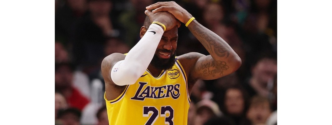 Previranja u Los Angeles Lakersima utjecat će na vrijeme provedeno na terenu LeBrona Jamesa Previranja u Los Angeles Lakersima utjecat će na vrijeme provedeno na terenu LeBrona Jamesa